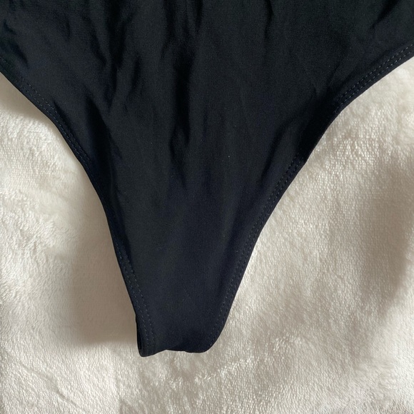 Aritzia Babaton Bodysuit - Picture 4 of 11